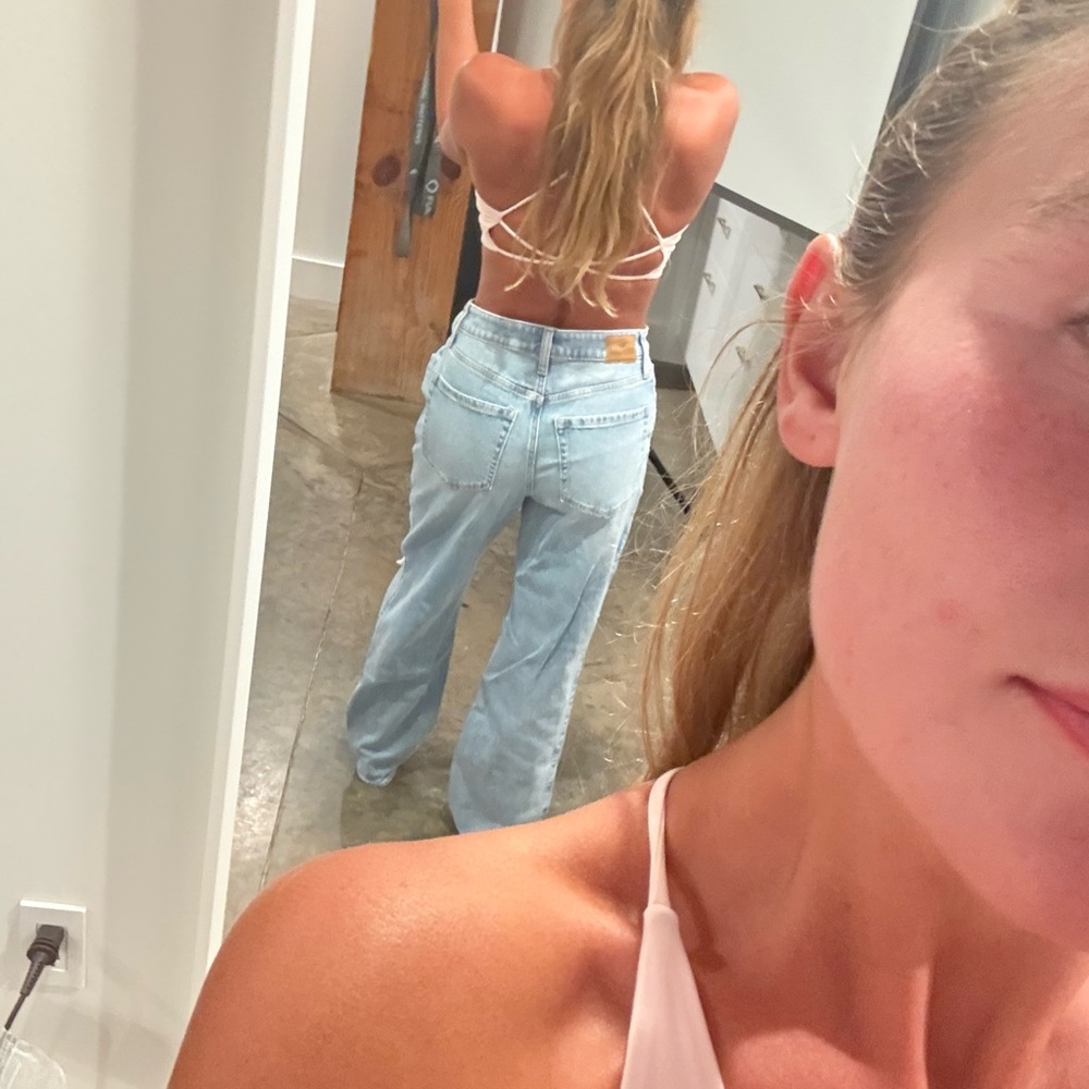 Hollister Ultra High Rise DAD jeans - Picture 3 of 4